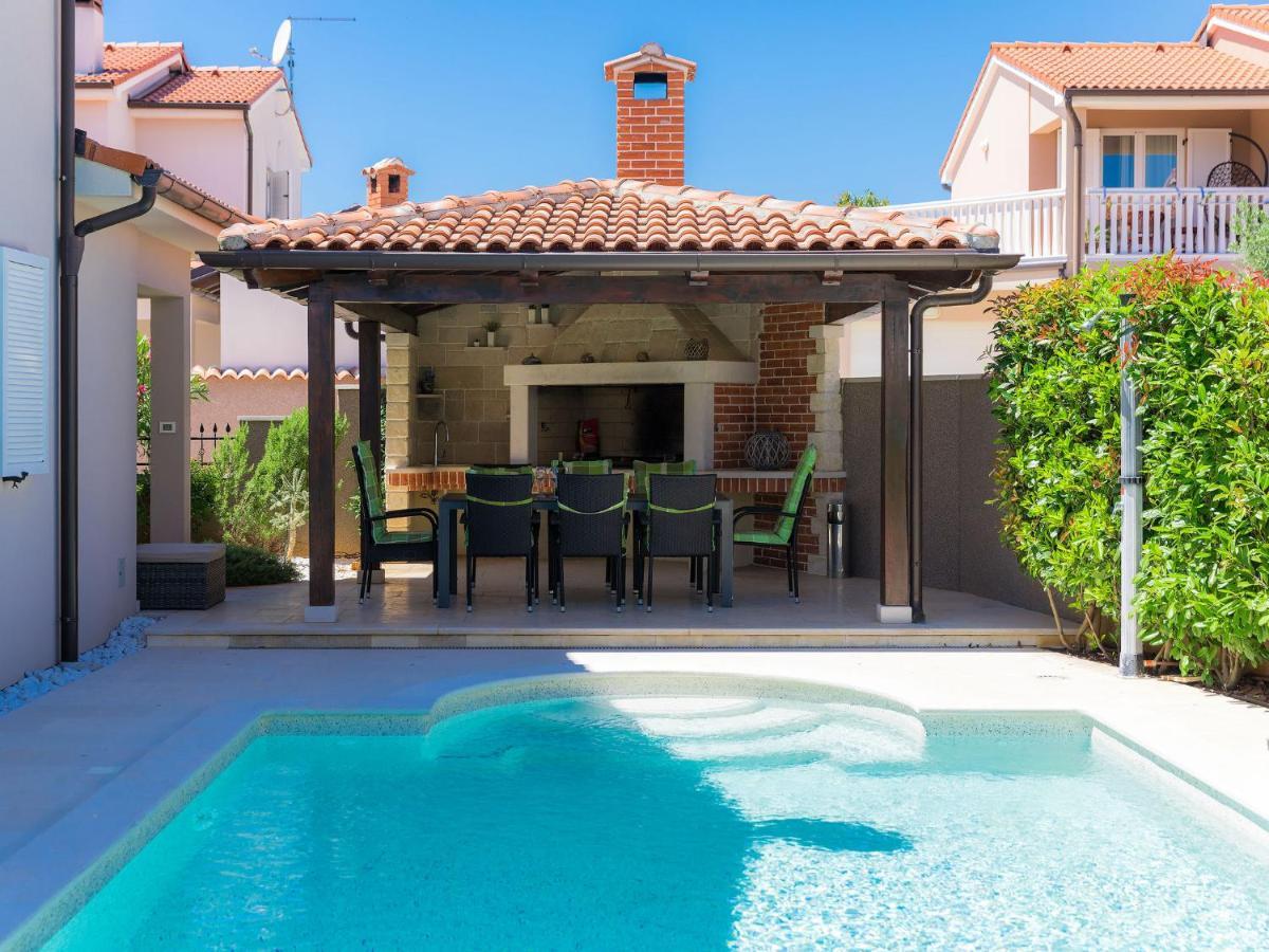 Holiday Home Villa Valentina By Interhome Loborika Экстерьер фото